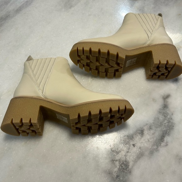 Dolce Vita Castor H2O Ivory Leather Boot 8 - Picture 4 of 9